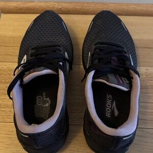 Brooks Women’s Dark Gray Athletic Shoes
